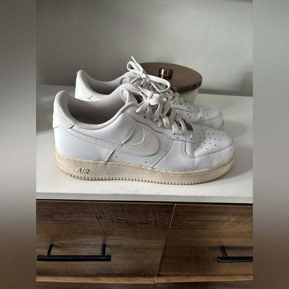 Nike White Athletic Sneakers - Picture 3 of 6